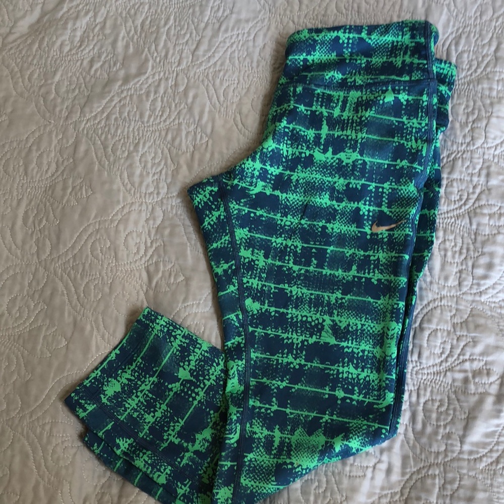 Nike running capris size Large